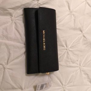 MICHAEL KORS WALLET NWT